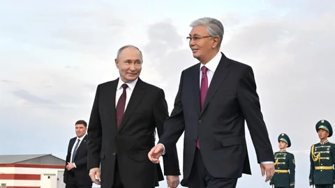 Putin Kazakistan'da Resmi Ziyaret Gerçekleştiriyor