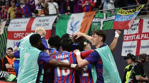 Crystal Palace UEFA Kupası’nı Kazandı