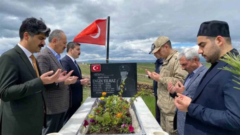 Arpaçay'da Anlamlı Şehitlik Ziyareti