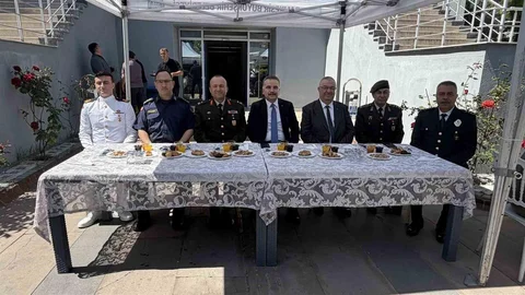 Edremit’te Bayramlaşma Töreni Gerçekleşti