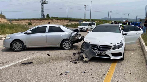 Elazığ'da Trafik Kazası: 4 Yaralı
