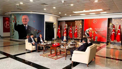 CHP'den MHP'ye Bayram Ziyareti