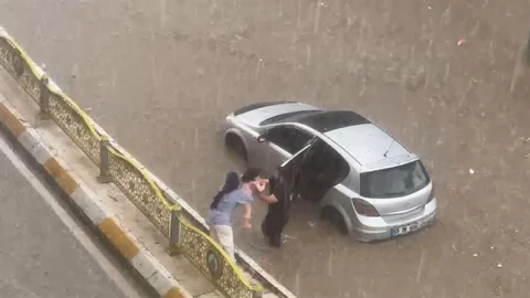 Edirne'de Sağanak Yağış Etkili Oldu
