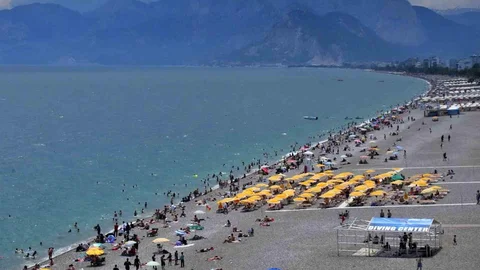 Antalya'da Bayram Yoğunluğu Artıyor