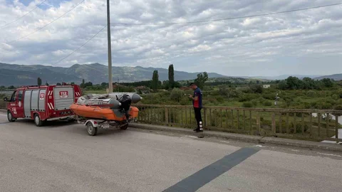 Tokat'ta 2 Genç Irmağa Girdi