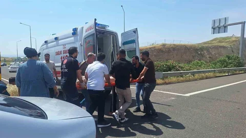 Şanlıurfa'da İki Araç Çarpıştı
