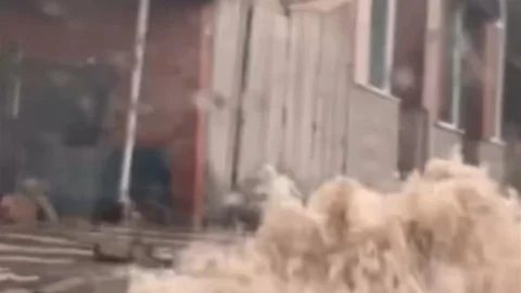Bozüyük'te Sağanak Yağış Sele Dönüştü