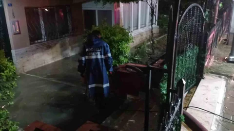 Kocaeli'de Sağanak Yağışlar Sonucu Su Baskınları Yaşandı