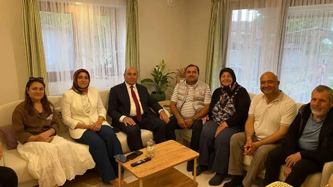 Başkan Akdeniz'den Şehit Ailelerine Ziyaret