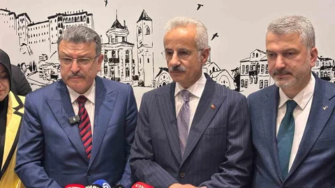 Bakan Uraloğlu Trabzon'da Bayramlaşma Etkinliği Düzenledi