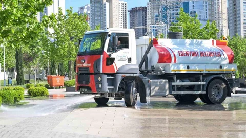 Esenyurt'ta Bayram Temizliği Yapıldı