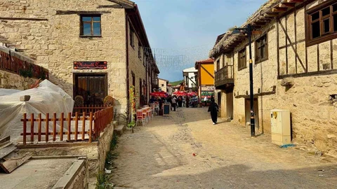 Frig Vadisi Bayramda Ziyaretçi Akınına Uğradı