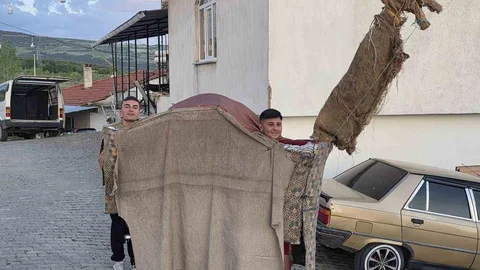 Manisa'da Kukla Deve Geleneği Yaşatılıyor