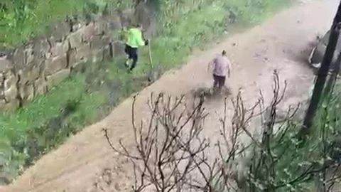 Kavak'ta Yağışlar Yolları Suya Dönüştürdü