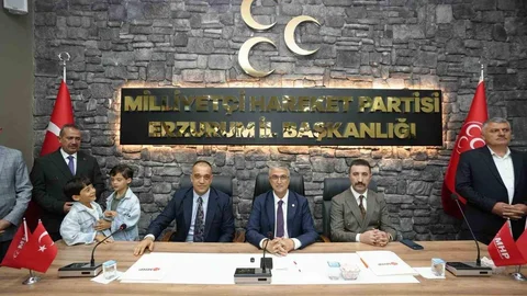 MHP Erzurum'da Bayramlaşma Etkinliği