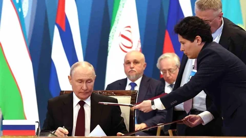 Kazakistan'da AEB Zirvesi Yapıldı