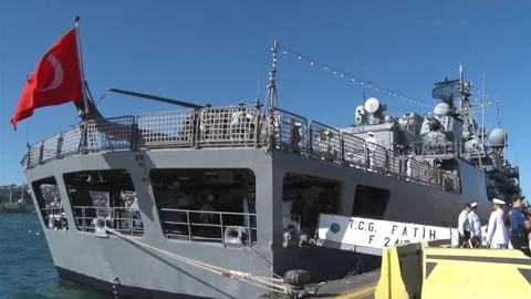 İstanbul'da TCG Fatih-Fırkateyn Gemisi Ziyarete Açıldı