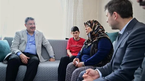 Vali Yılmaz Aileyi Ziyaret Etti