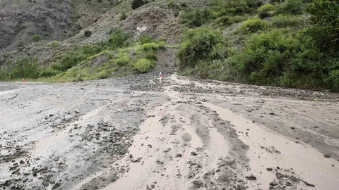 Erzincan-Kemah Yolunda Heyelan Olayı