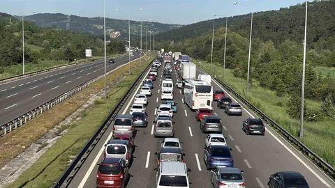 Bolu'da Uzun Araç Kuyrukları Oluştu