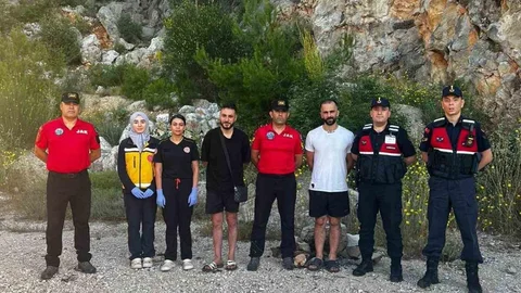 Gizli Koy'da Kaybolan İki Kişi Kurtarıldı