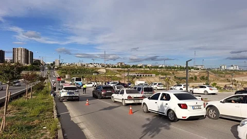 Otomobil ve Minibüs Çarpıştı: 1 Yaralı