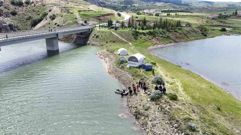 Kızılırmak Nehrine Düşen Genç Aranıyor
