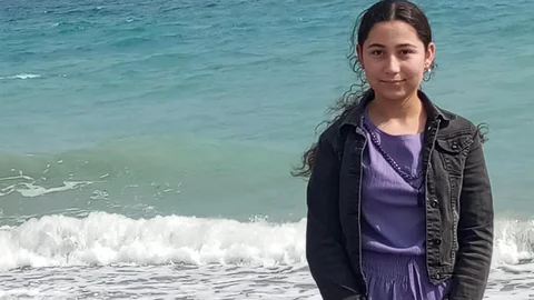 Antalya'da Kayıp Genç Kız Aranıyor