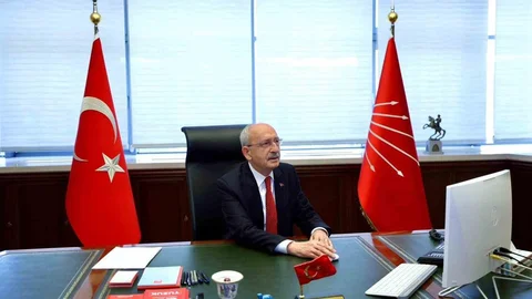 Kılıçdaroğlu Genel Merkezde Göreve Başladı