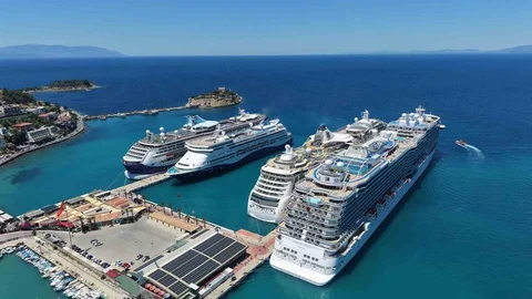 Kuşadası'nda 9 Bin Turist Ağırladı