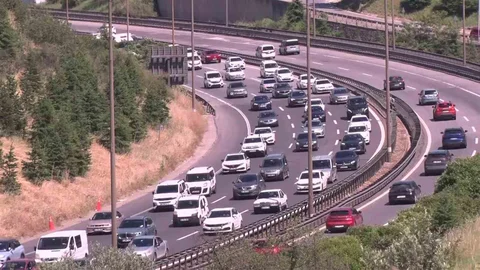 Kocaeli TEM Otoyolu'nda Araç Kuyruğu Oluştu