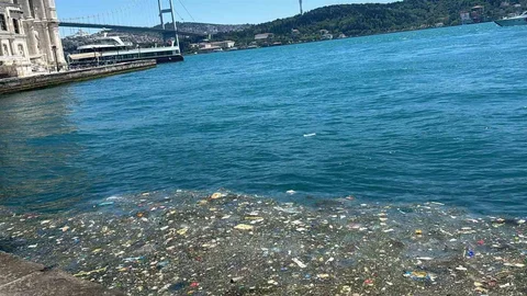 Ortaköy Sahili'nde Çöp Sorunu