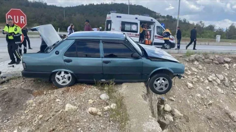 Kütahya Emet’te Trafik Kazası: 3 Yaralı