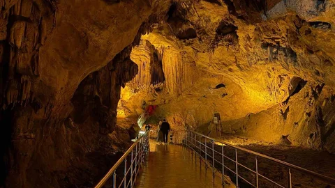 Zonguldak'ta Gökgöl Mağarası Ziyaretçi Akınına Uğradı
