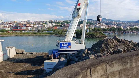 Faroz Limanı'nda Beton Blok Diziliyor