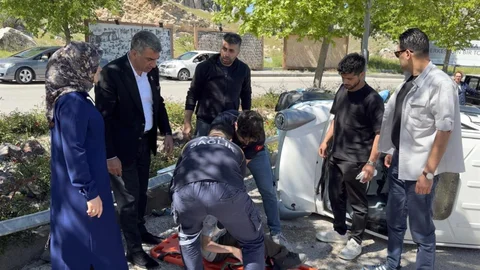 Elazığ'da Elektrikli Araç Devrildi