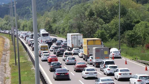 Bolu'da Bayram Dönüşü Yoğunluğu Devam Ediyor