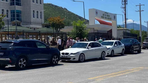 Denizli'de Otobüs Kazasında Kimlik Tespiti Devam Ediyor