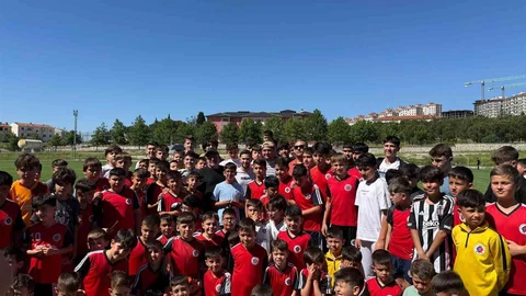 Cengiz Ünder Balıkesir'de Gençlerle Buluştu