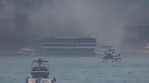 Bebek Sahili'nde Tekne Yangını Söndürüldü