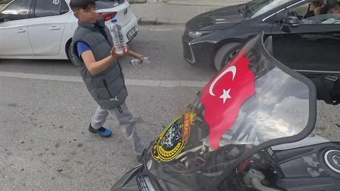 Eskişehir'de Su Hediye Eden Çocuk