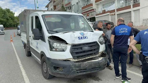 Kamyonet ile Otomobil Çarpıştı: 1 Yaralı