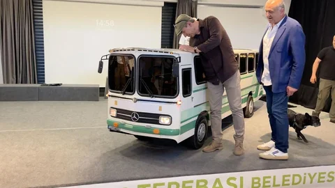 Hayranı Olduğu Otobüsü Minyatür Hale Getirdi