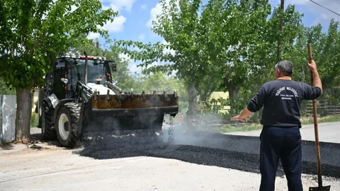 Yeşilyurt'ta Yol Yenileme Çalışmaları