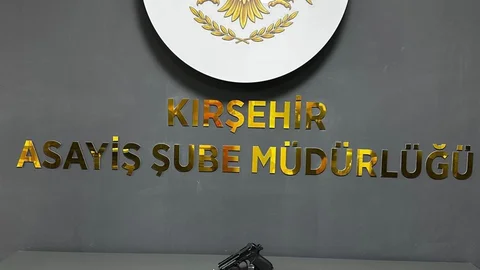 Kırşehir'de Ruhsatsız Silah Ele Geçirildi