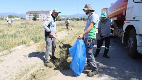 Nazilli'de Belediye Ekipleri Çalışıyor