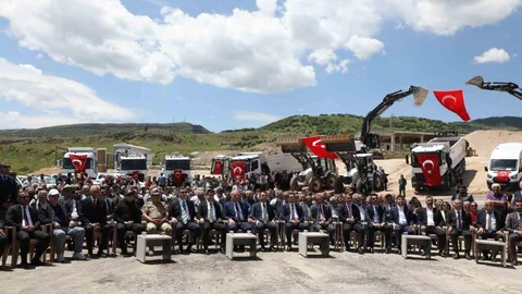Tunceli'de Sıcak Asfalt Çalışmaları Başladı