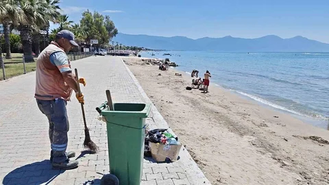 Kuşadası'nda Bayramda 3 Bin 67 Ton Çöp Toplandı