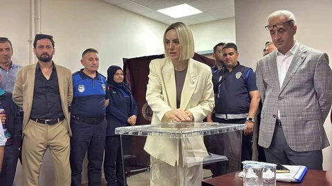 Akçakoca'da Başkan Vekili Alev Ünal Seçildi