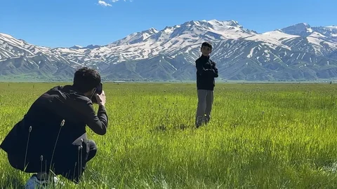 Yüksekova'da İki Mevsim Bir Arada Yaşanıyor